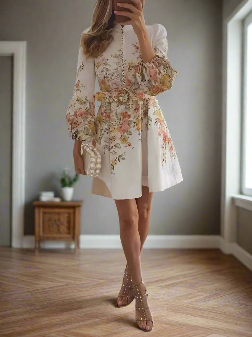 Trendy Minikjole Til Kvinder Med Trykte Og Elegante Knapdetaljer-3