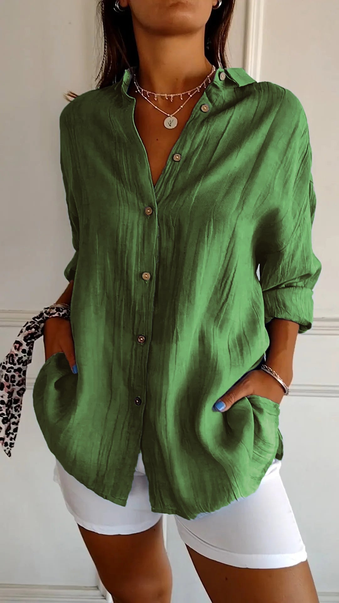 Variant image for Flatterende dameskjortebluse – elegant snit, premium materiale, til kontor og fritid-21