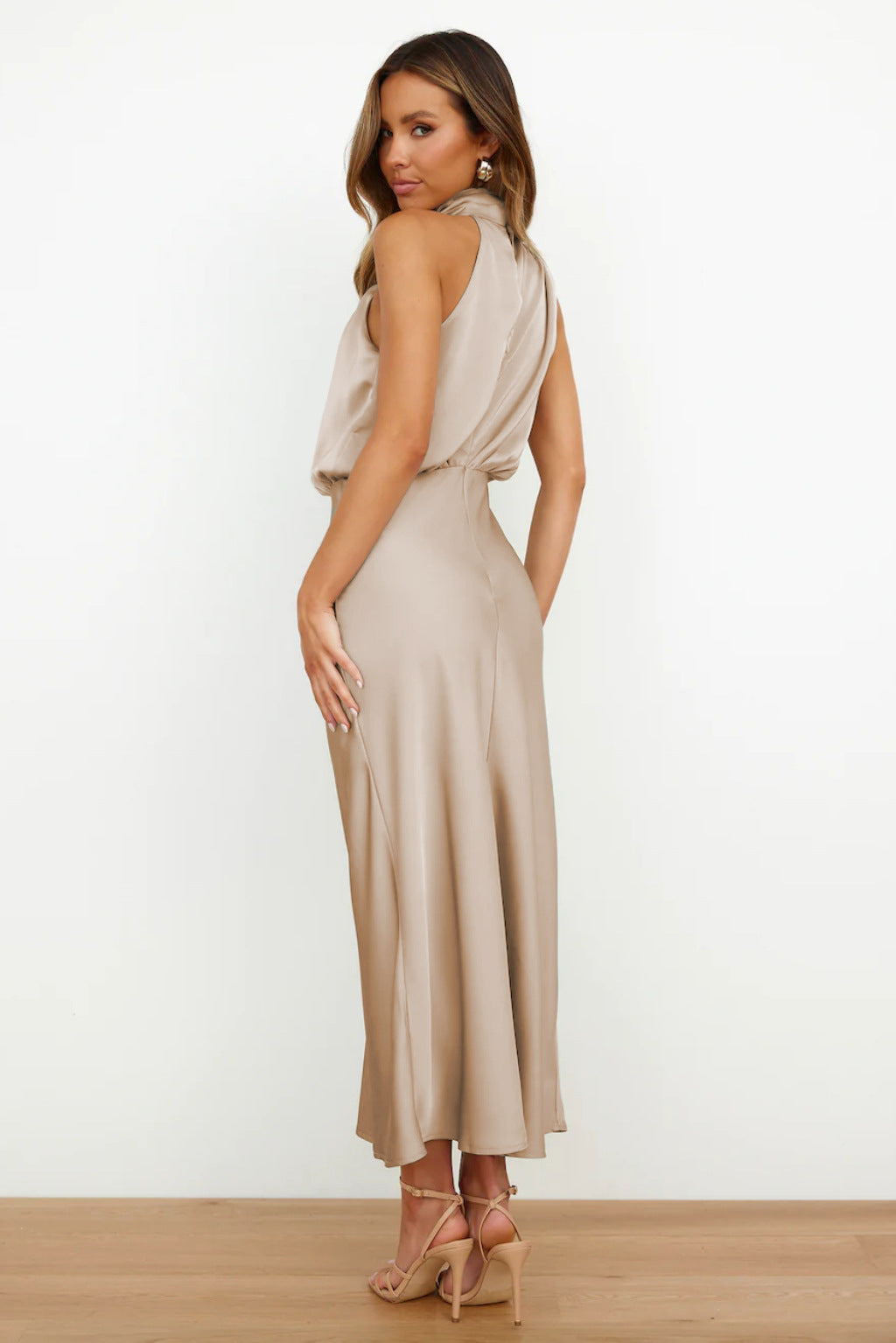 Lang Satin Halterneck Kjole Til Bryllup Og Elegante Lejligheder - Lange Kjoler Til Fest-4
