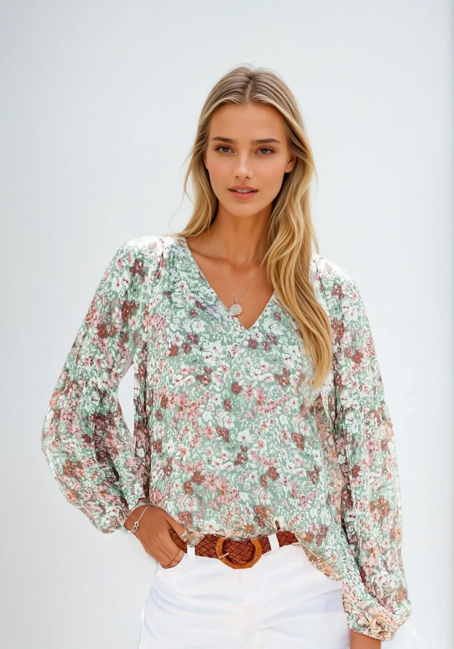 Let og flatterende skjortebluse dame – blomsterprint, luftigt stof, til hverdag og fest 5