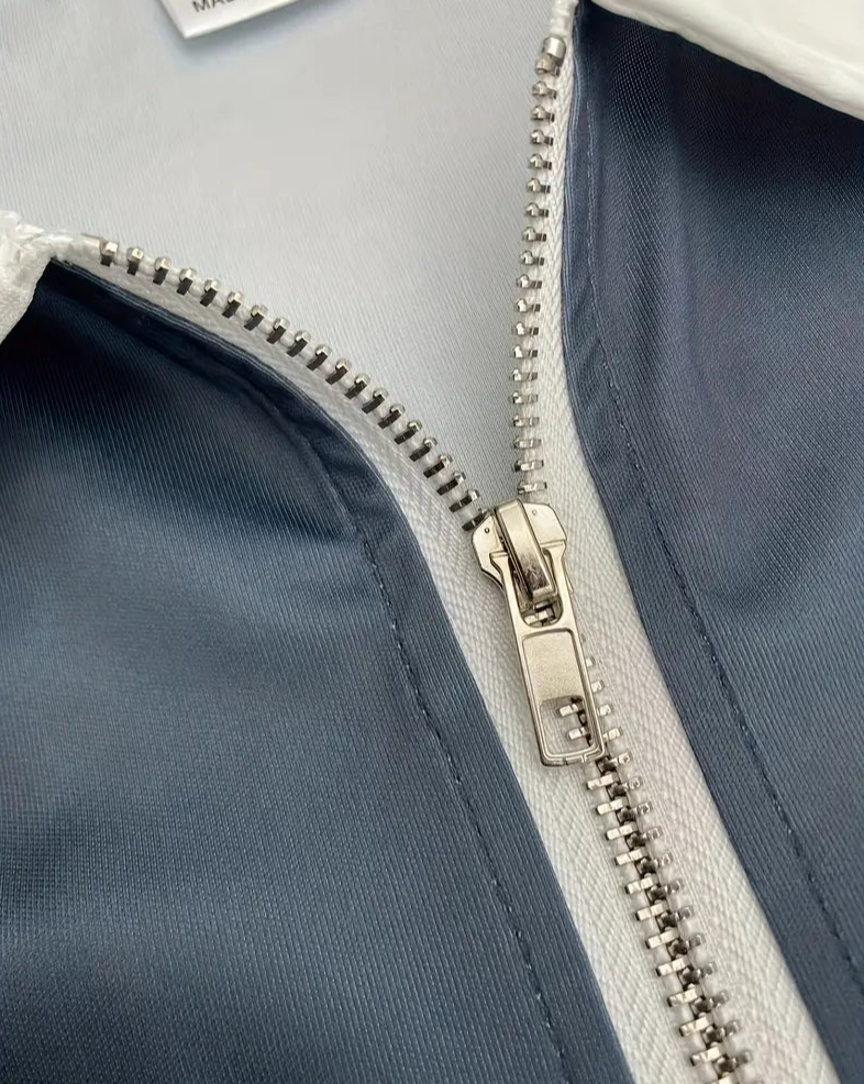 Åndbar Herre Golfshirt med V-Ausschnitt og Fugtabsorberende Stof til Optimal Komfort og Bevægelsesfrihed 2