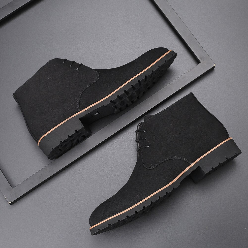 Ankelstøvler i Ruskind til Mænd med Komfortabel Slip-on Design og Holdbar Kvalitet 1