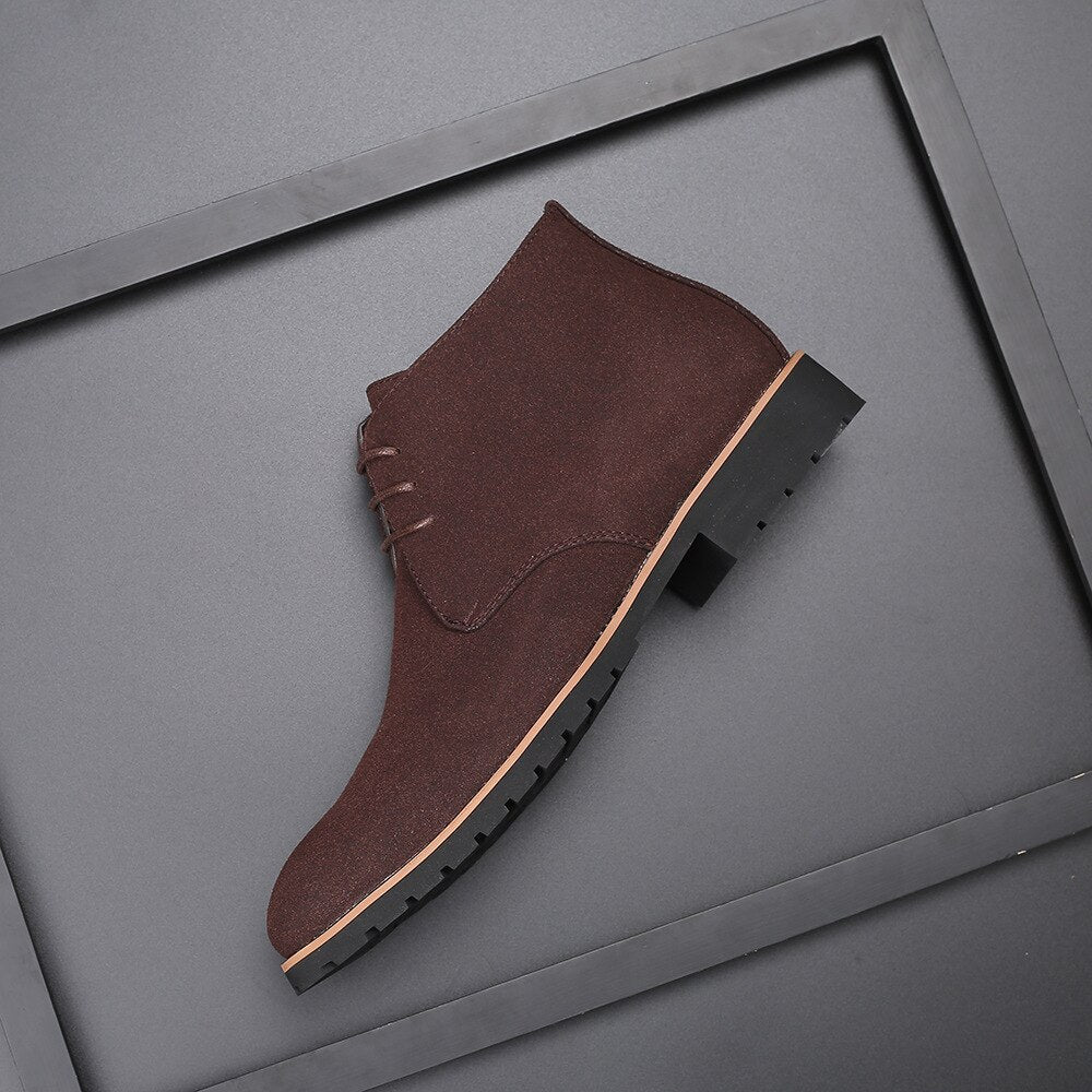 Ankelstøvler i Ruskind til Mænd med Komfortabel Slip-on Design og Holdbar Kvalitet 4