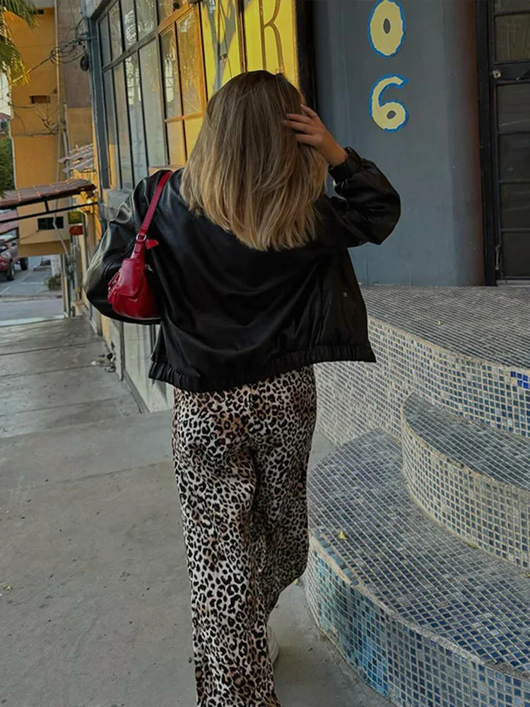 Bredbenede Bukser med Leopardenmønster til Dame, Høj Talje og Behageligt Design 4