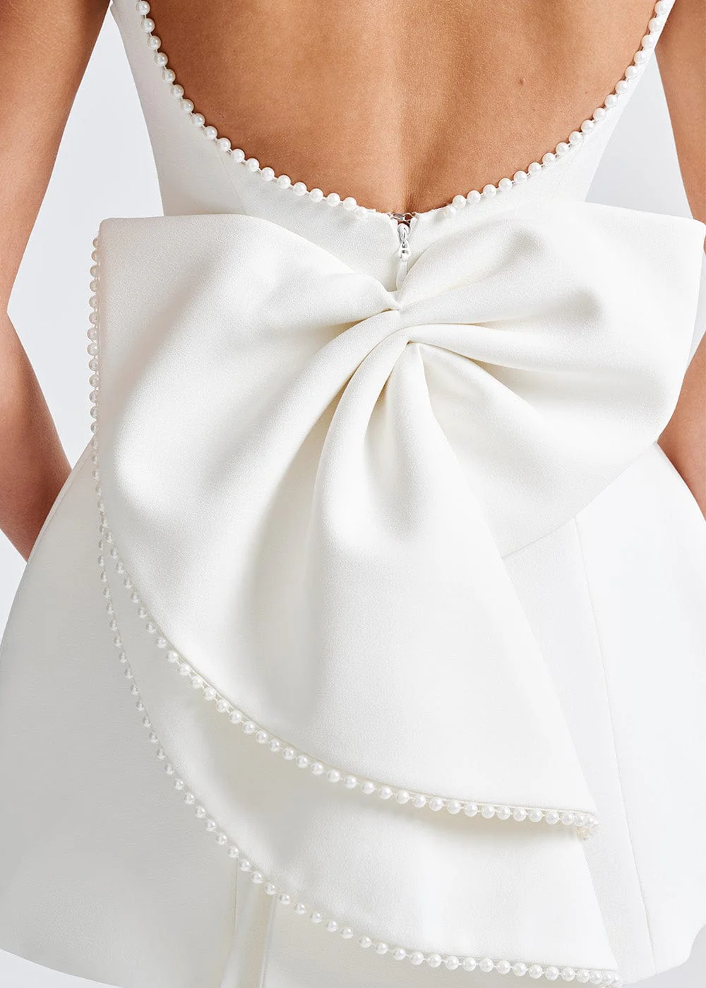 Elegant Mini Cocktailkjole Med Perledetaljer Til Formelle Lejligheder-5