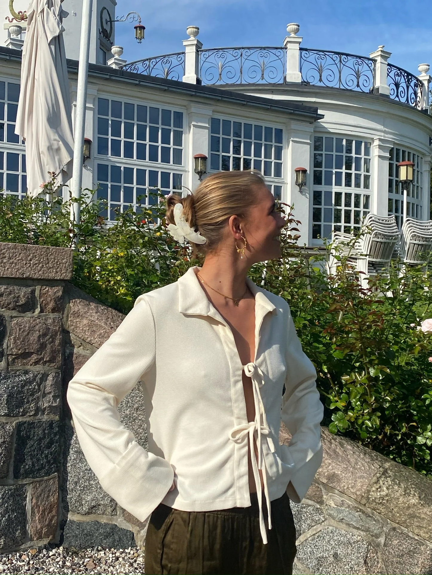 Luksuriøs & afslappet kvinders bluse – med sløjfe, cupro, til fest 4