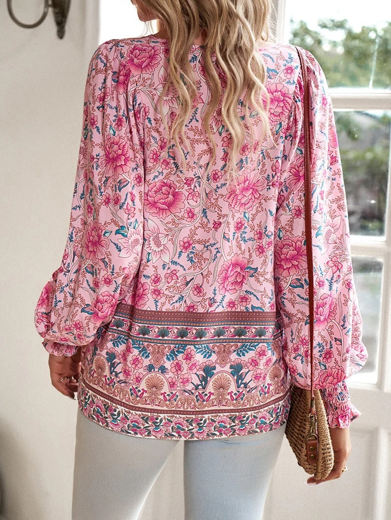 Let og luftig damesommerbluse – boho-inspireret blomstermønster, bløde materialer, til afslappede dage 4