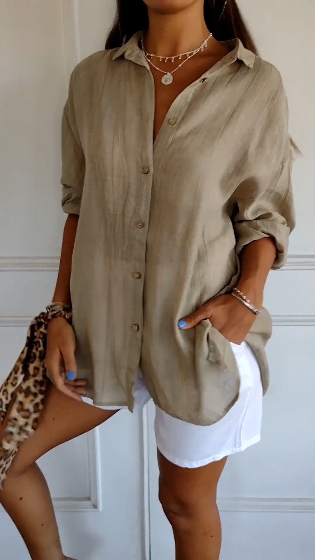 Flatterende dameskjortebluse – elegant snit, premium materiale, til kontor og fritid 4