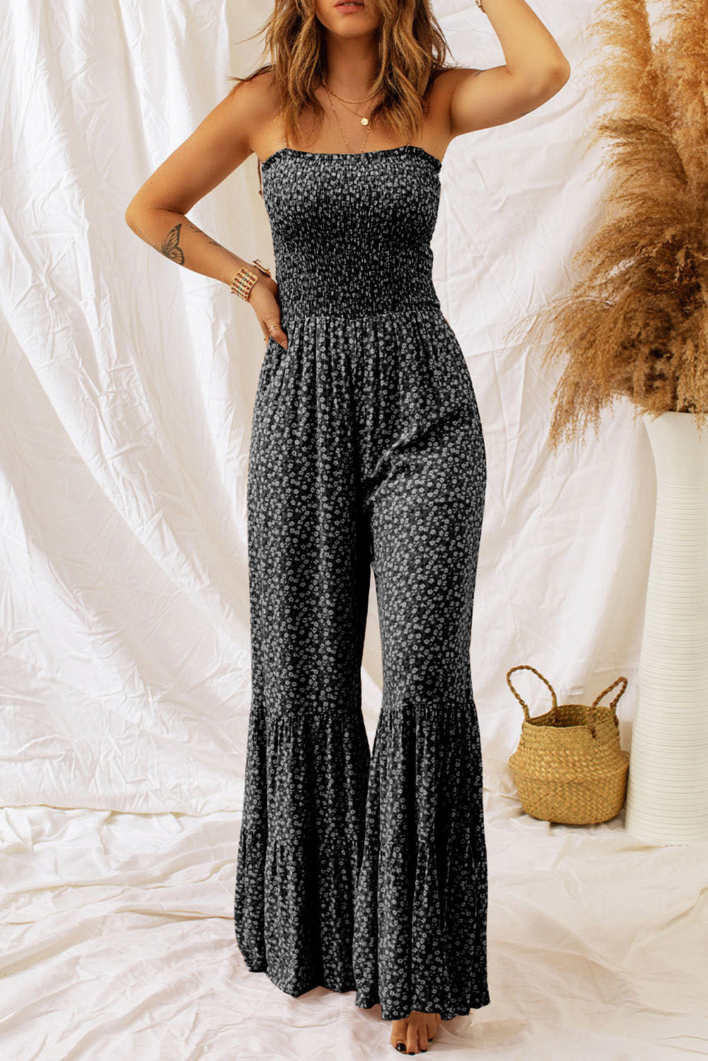 Letvægtig og flatterende kvinders jumpsuit – smocket top, blødt bomuld, til sommerudflugter 1