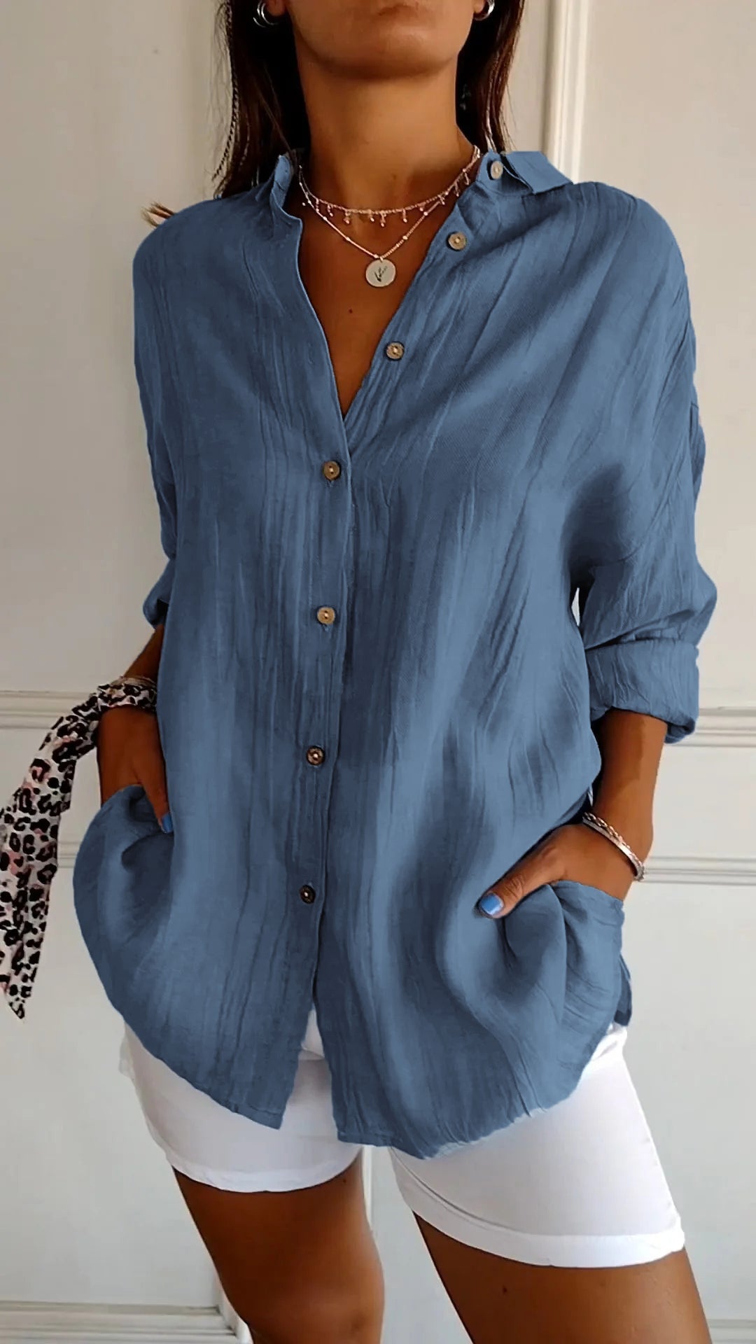 Variant image for Flatterende dameskjortebluse – elegant snit, premium materiale, til kontor og fritid-30
