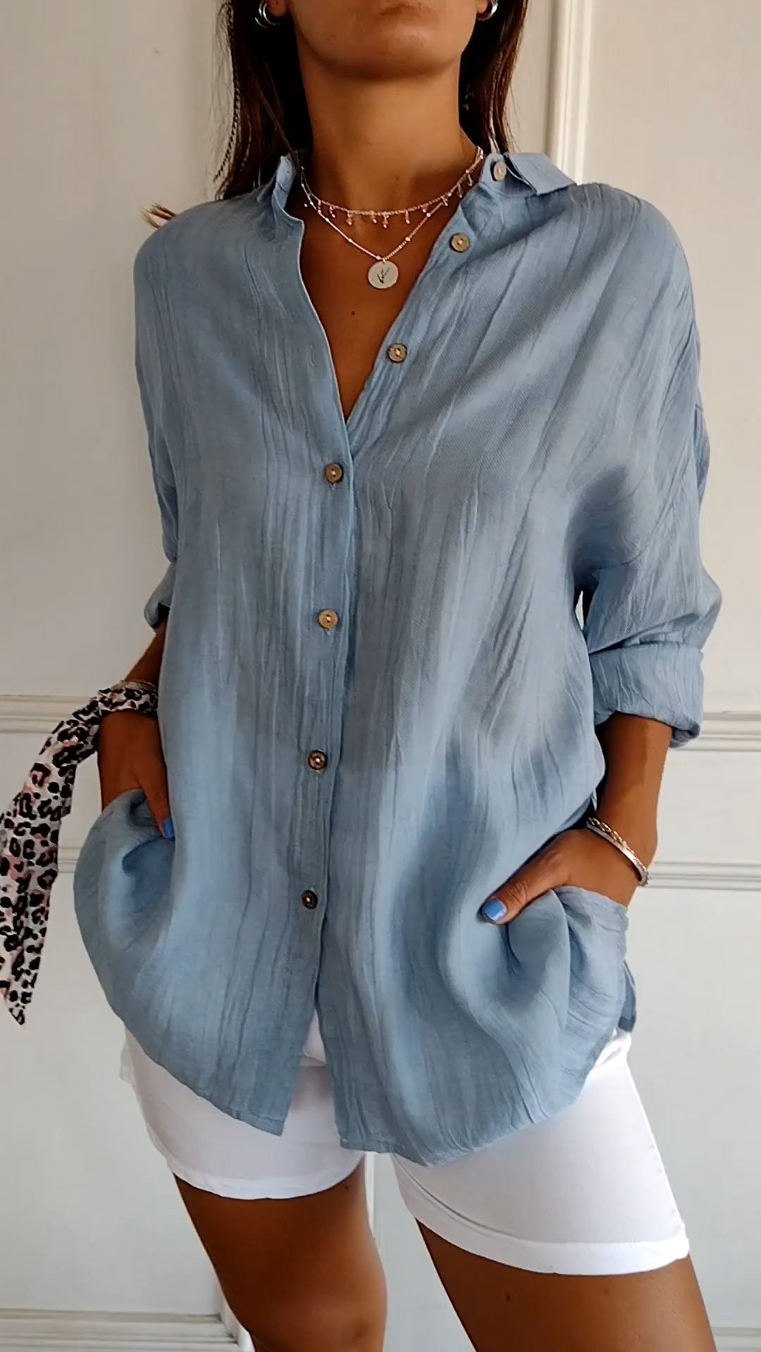 Flatterende dameskjortebluse – elegant snit, premium materiale, til kontor og fritid 1