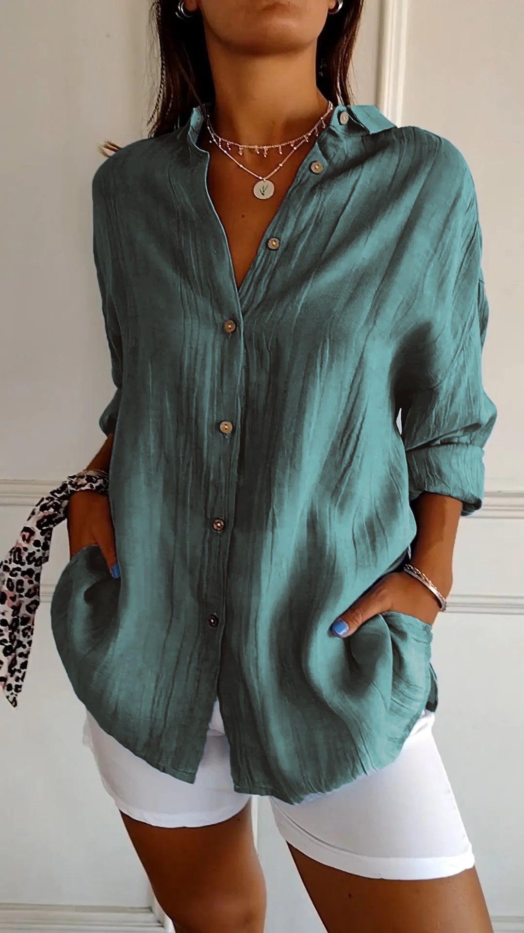 Variant image for Flatterende dameskjortebluse – elegant snit, premium materiale, til kontor og fritid-37