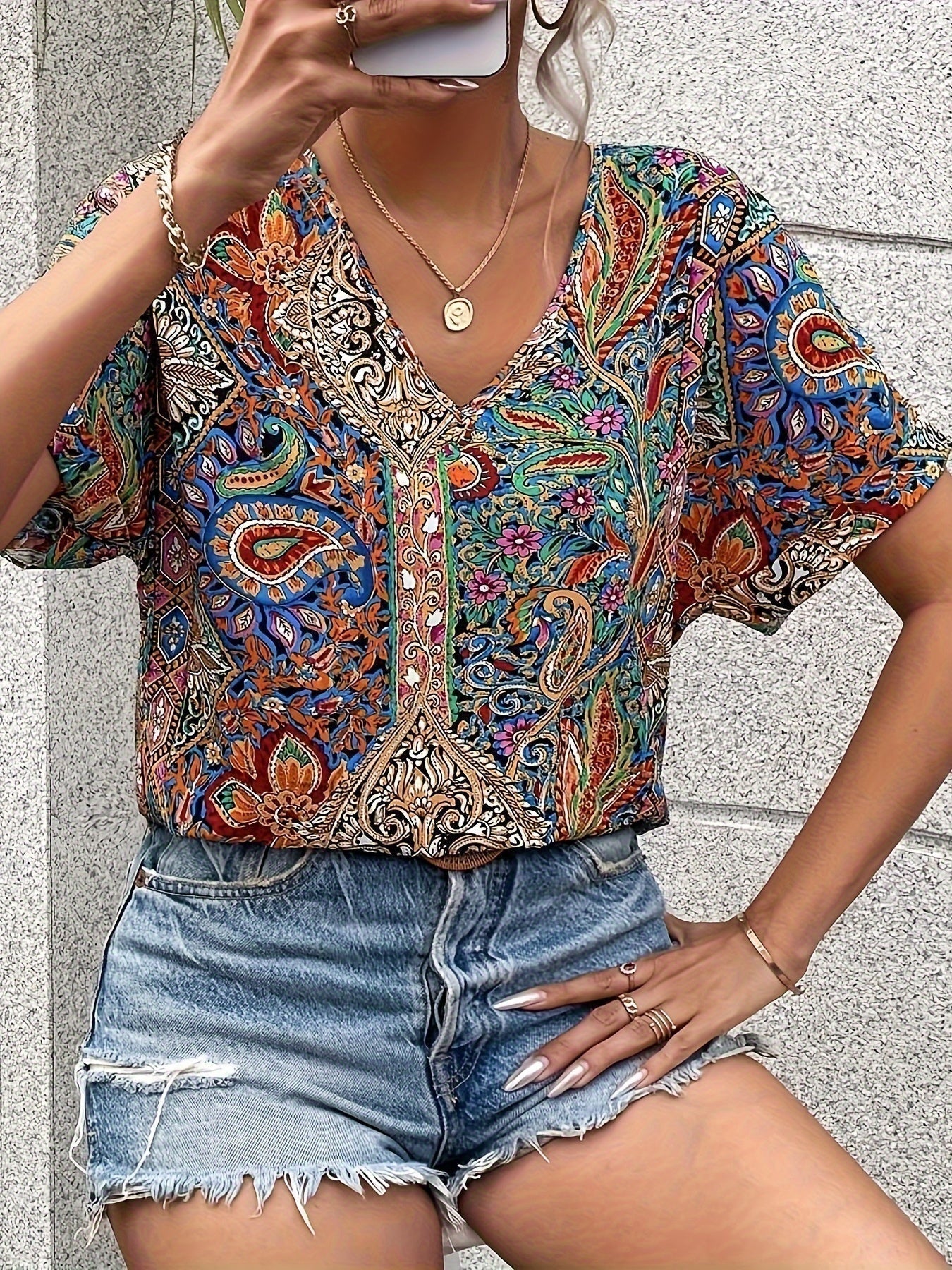 Blød og smigrende kvinders blomsterbluse – alsidig sommer top, åndbart materiale, til afslappede og elegante lejligheder 6