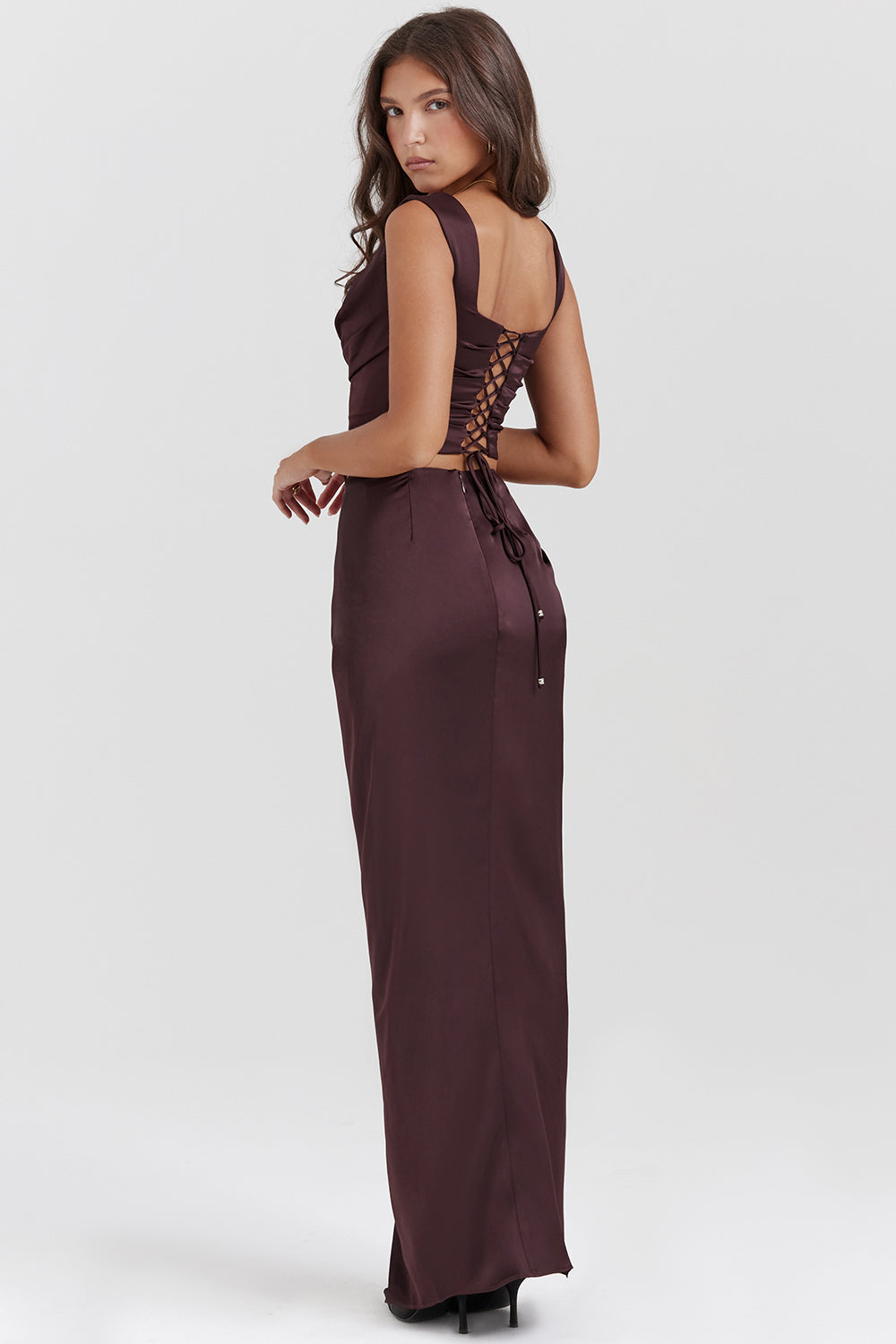 Flattering women's maxi skirt set – structured corset top, flowing fabric, for versatile occasions 3