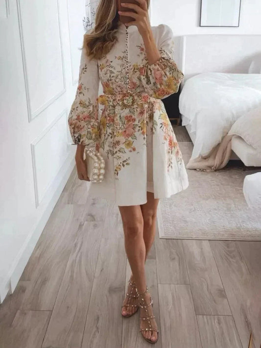 Trendy Minikjole Til Kvinder Med Trykte Og Elegante Knapdetaljer-1