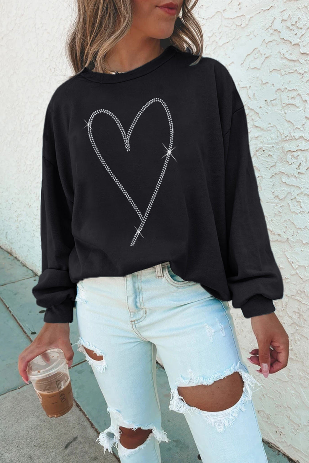 Komfortabel kvinders sweatshirt – rund hals med rhinestone hjerte, til Valentinsdag 1