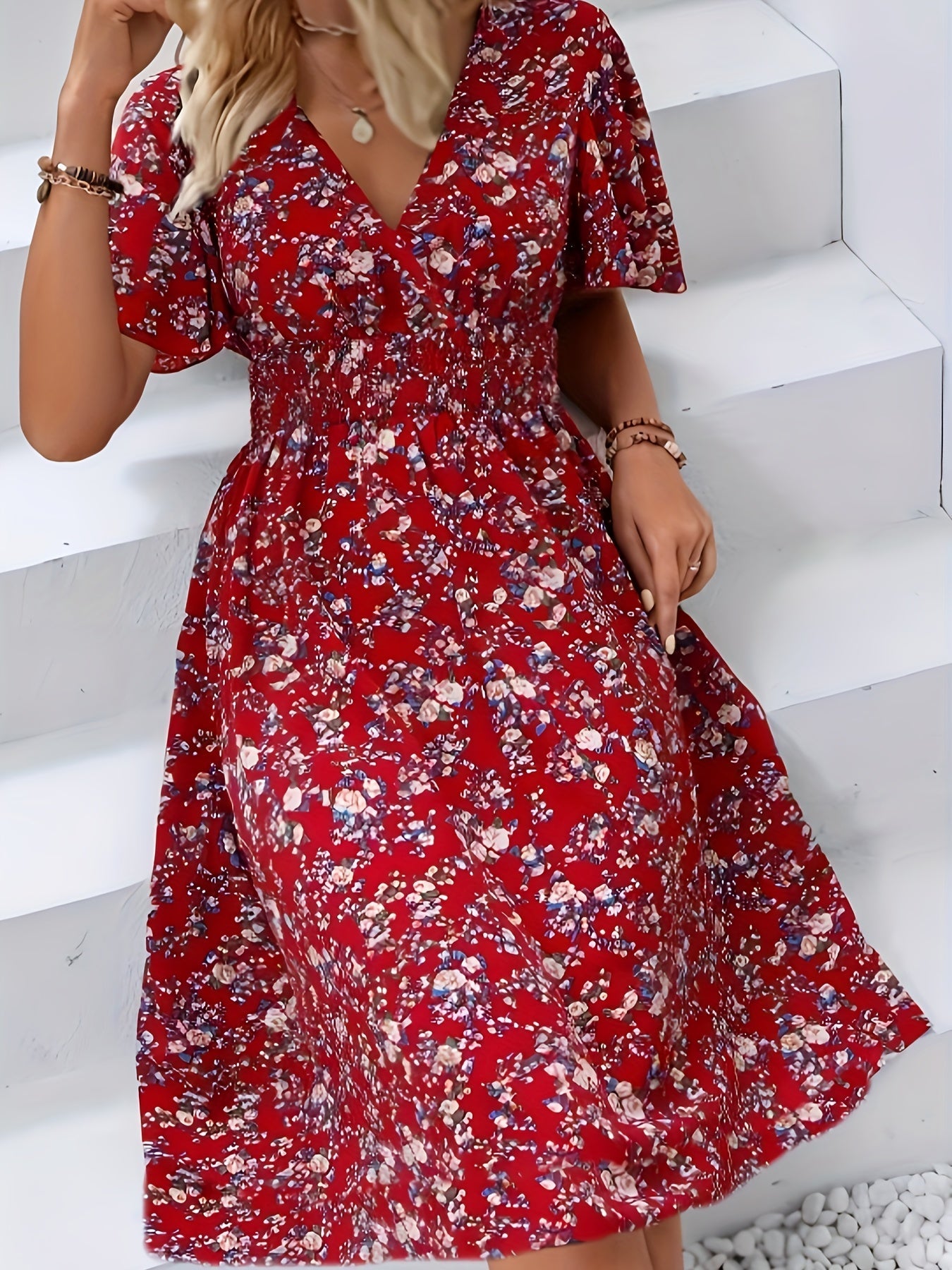 Feminin Boho Sommerkjole Med V-Hals Og Fladder Ærmer - Lang Sommerkjole-3
