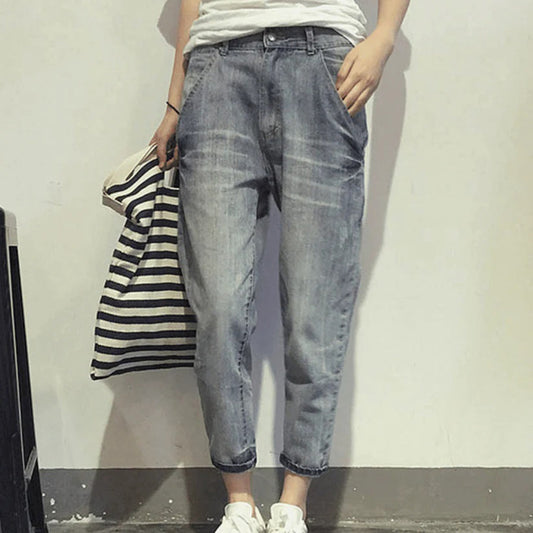 Komfortable Damejeans i Holdbart Materiale med Alsidigt Design og Let Pleje til Fritid og Hverdag 0