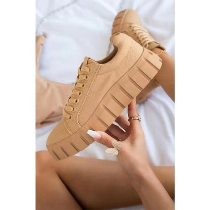 Trendy Hvide Sneakers Dame med Komfortabel Tykk Såle til Enhver Anledning 3
